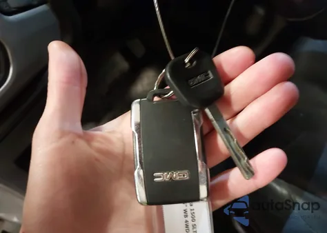 2015 GMC Sierra 1500 Slt z USA, uszkodzony, nr VIN 3GTU2VEC2FG313891